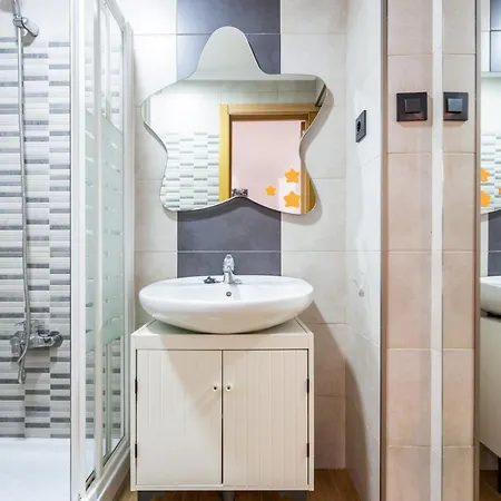 דירה Modern Haven Loft By Time *